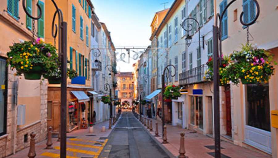 Got wanderlust? Study abroad with AIFS in France.