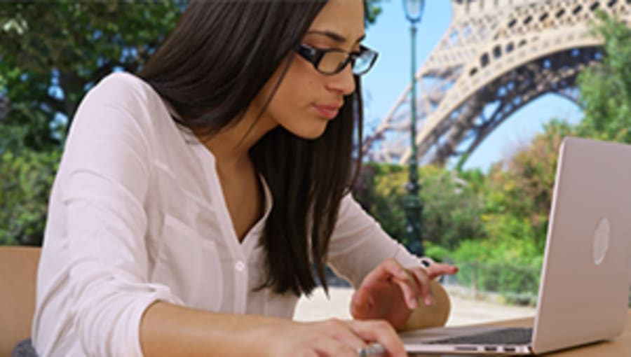 Got wanderlust? Study abroad with AIFS in Online.