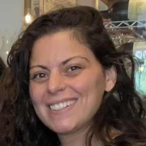 Angela Paniccia headshot.