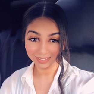Shaania Saini headshot.